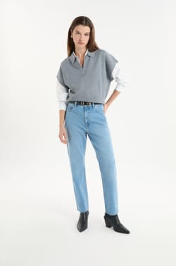 Straight Cut Jeans;${refinementColor}