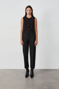 Top sans manches court avec boutons;${refinementColor}