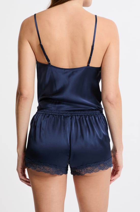 Short en soie détails dentelle;${refinementColor}