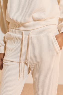 Pantalon de pyjama en velours c&ocirc;tel&eacute;;${refinementColor}