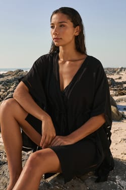 Kimono avec broderie;${refinementColor}