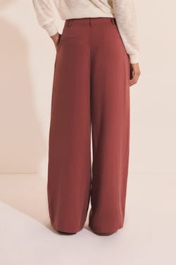 Wide-Leg Pleated Trousers;${refinementColor}