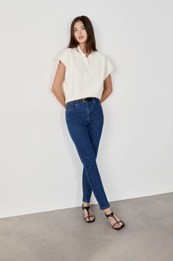 Slim-fit jeans;${refinementColor}