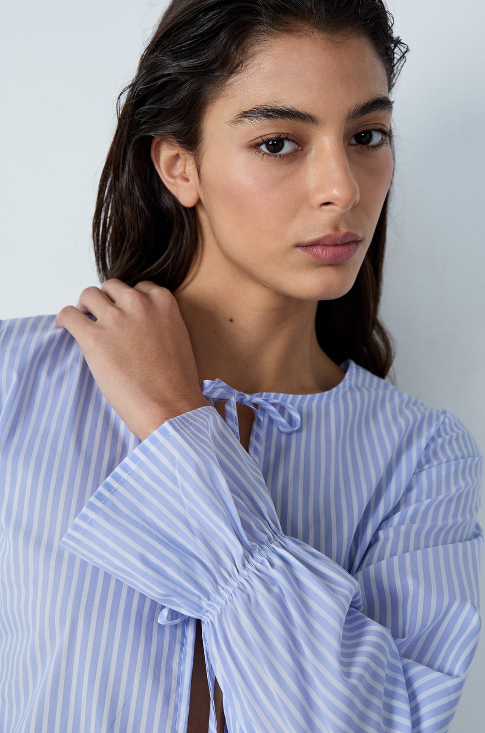 Long-sleeved cotton striped pyjama shirt with bows;${refinementColor}