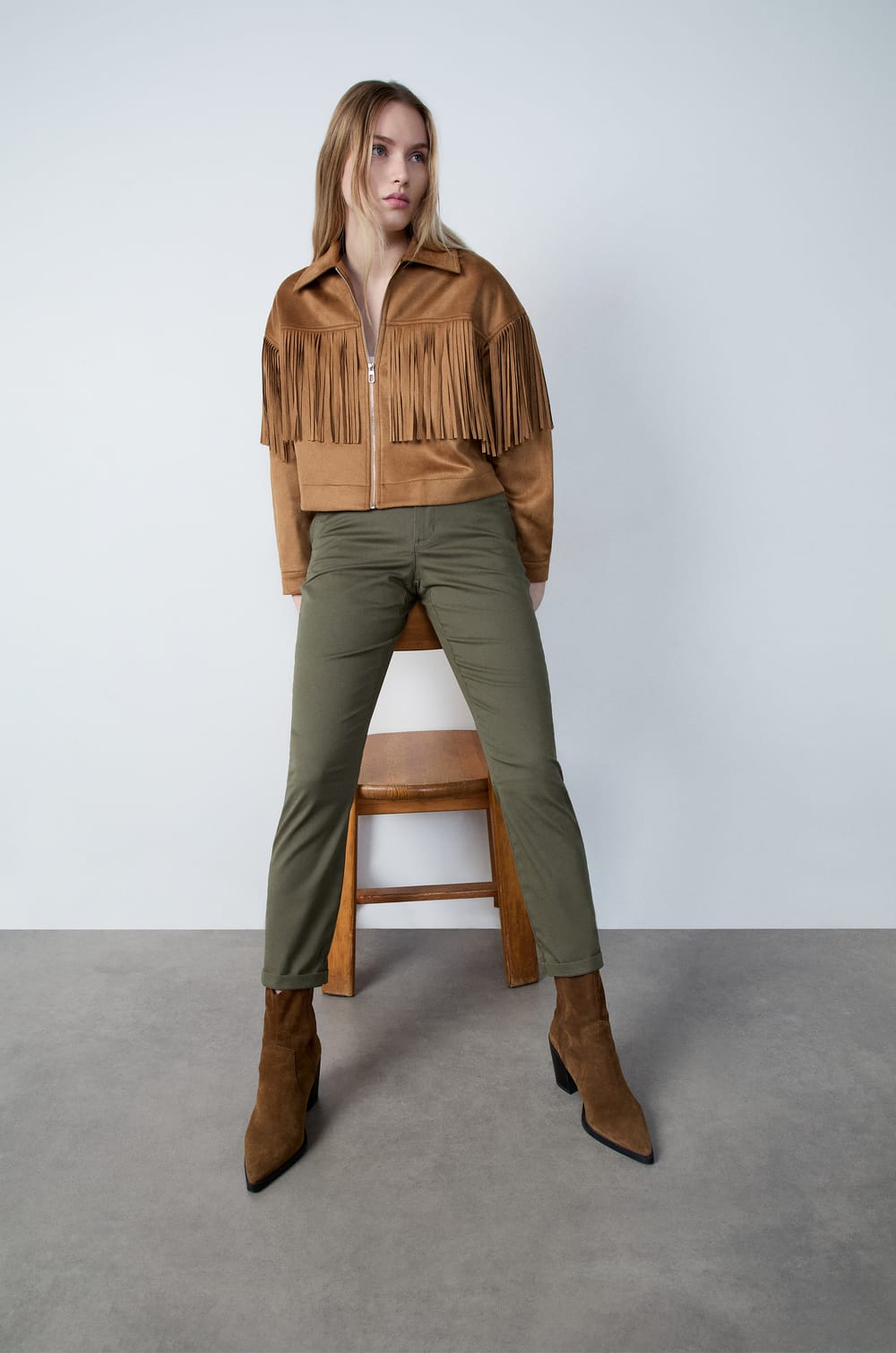 Carrot-Cut Trousers;${refinementColor}