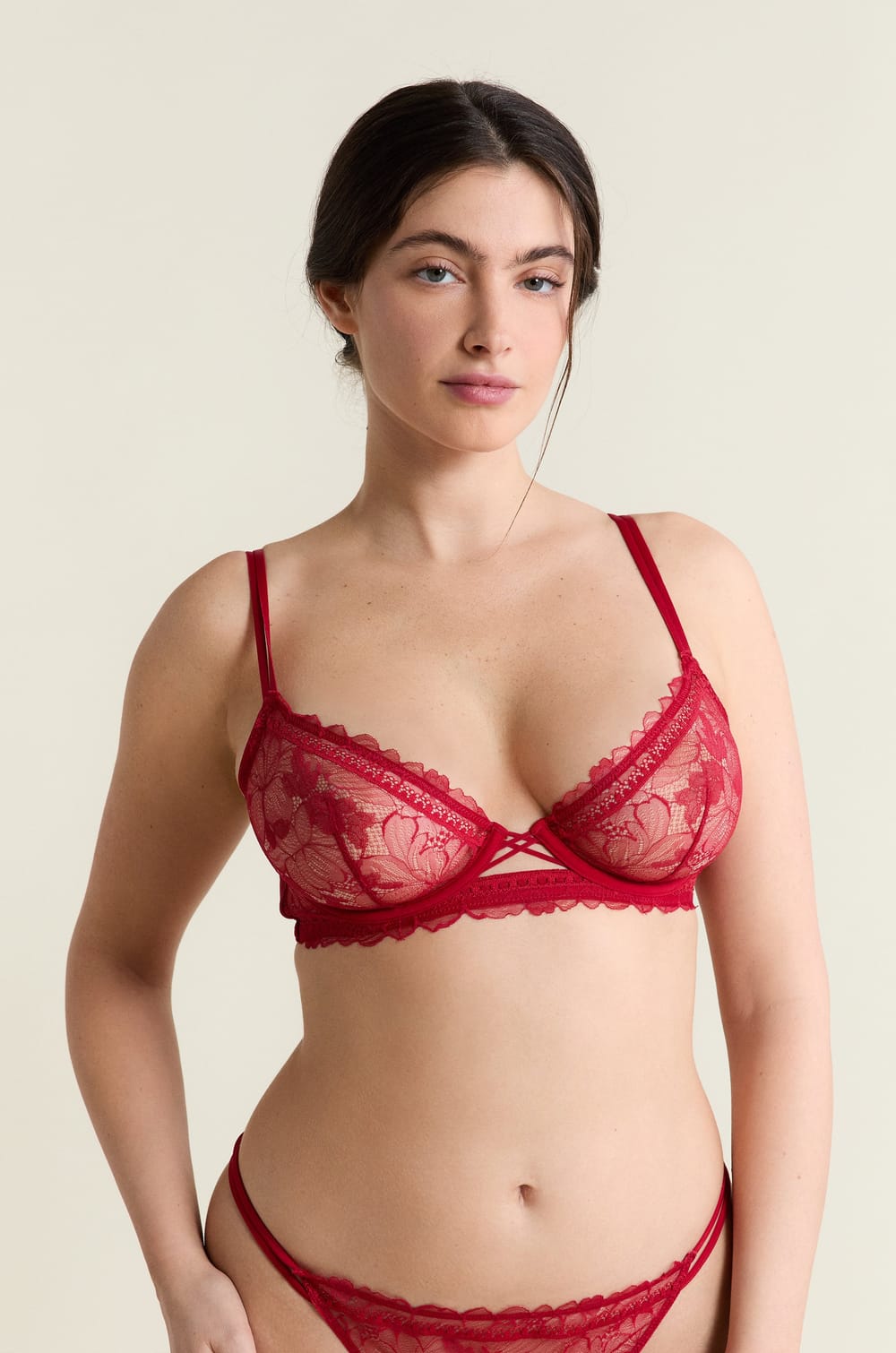 Soutien-gorge classique en dentelle et liens;${refinementColor}