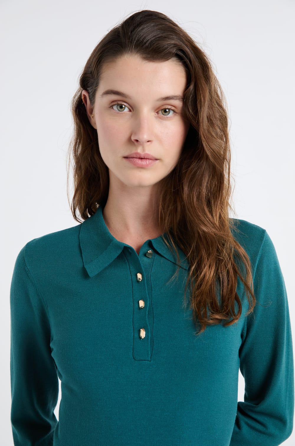 Robe manches longues avec boutons dor&eacute;s;${refinementColor}