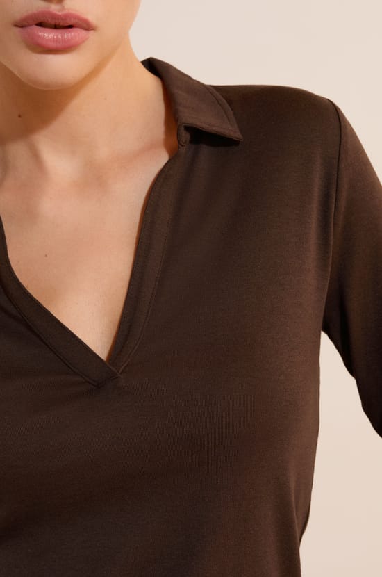 T-shirt col polo avec coton modal;${refinementColor}
