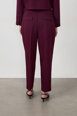 Pantalon coupe carotte;${refinementColor}