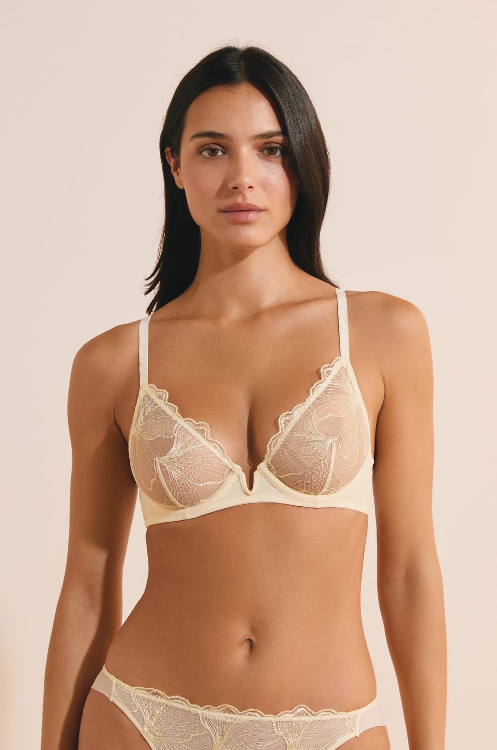 Soutien-gorge en broderie;${refinementColor}
