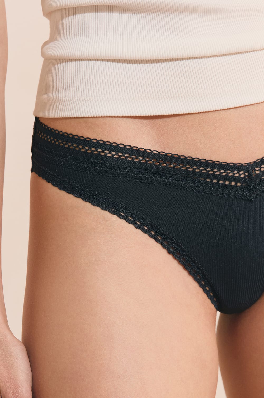 V-shape Tanga in Microfibre and Lace;${refinementColor}