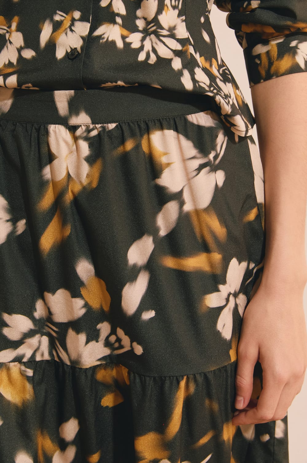 Jupe longue &agrave; fleurs;${refinementColor}