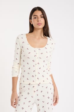 T-shirt de pyjama &agrave; motifs cerises;${refinementColor}