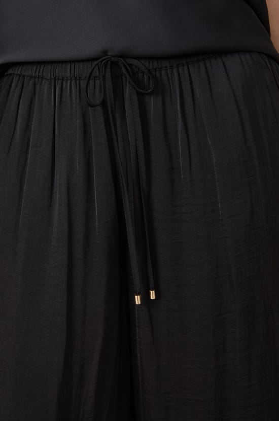 Pantalon satin&eacute; 7/8;${refinementColor}