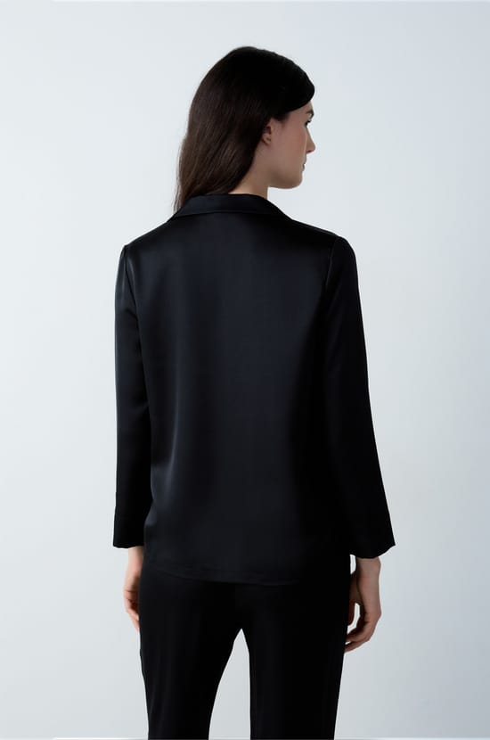 Chemise de pyjama satinée à noeud;${refinementColor}