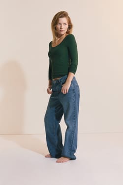 T-shirt met lange mouwen en danserskraag met ge&iuml;ntegreerde bralette;${refinementColor}