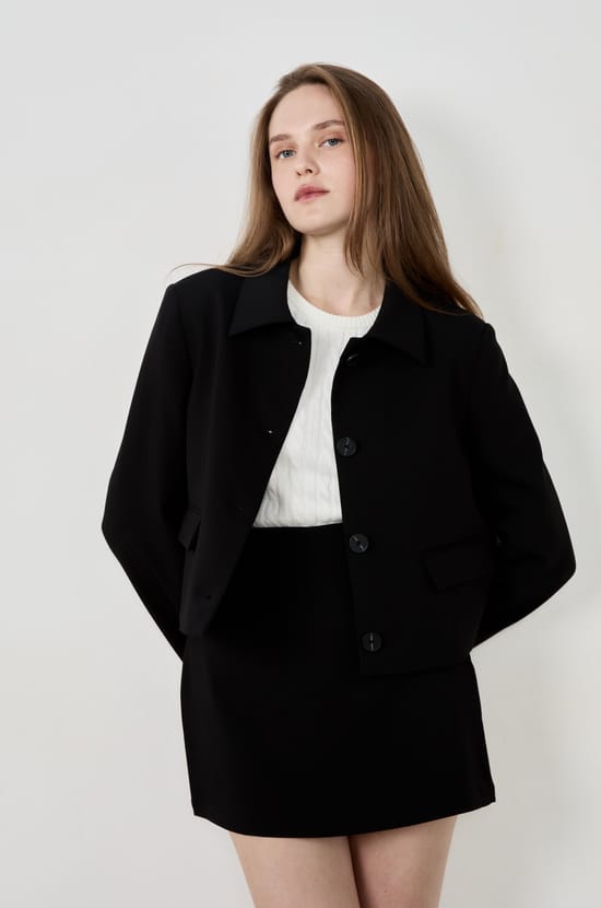 Short blazer jacket;${refinementColor}