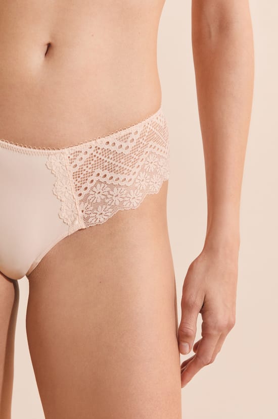 Shorty en dentelle;${refinementColor}