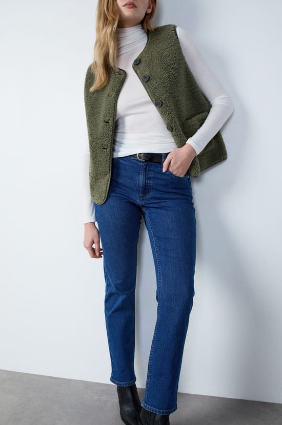Straight Cut Jeans;${refinementColor}