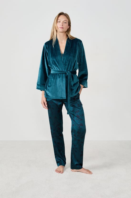 Ensemble de pyjama 3 pièces satiné;${refinementColor}