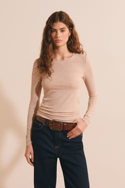 T-shirt col rond avec laine;${refinementColor}