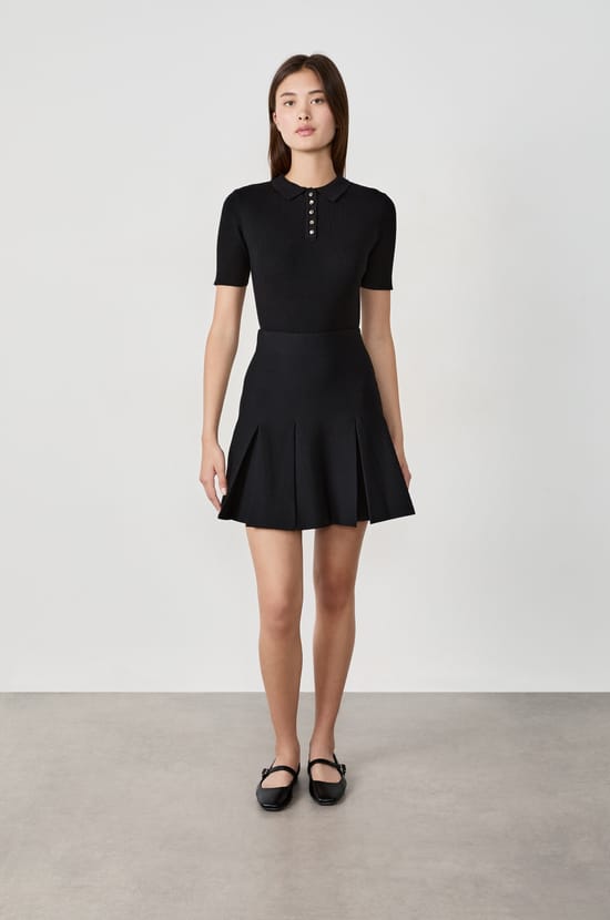 Short skirt;${refinementColor}