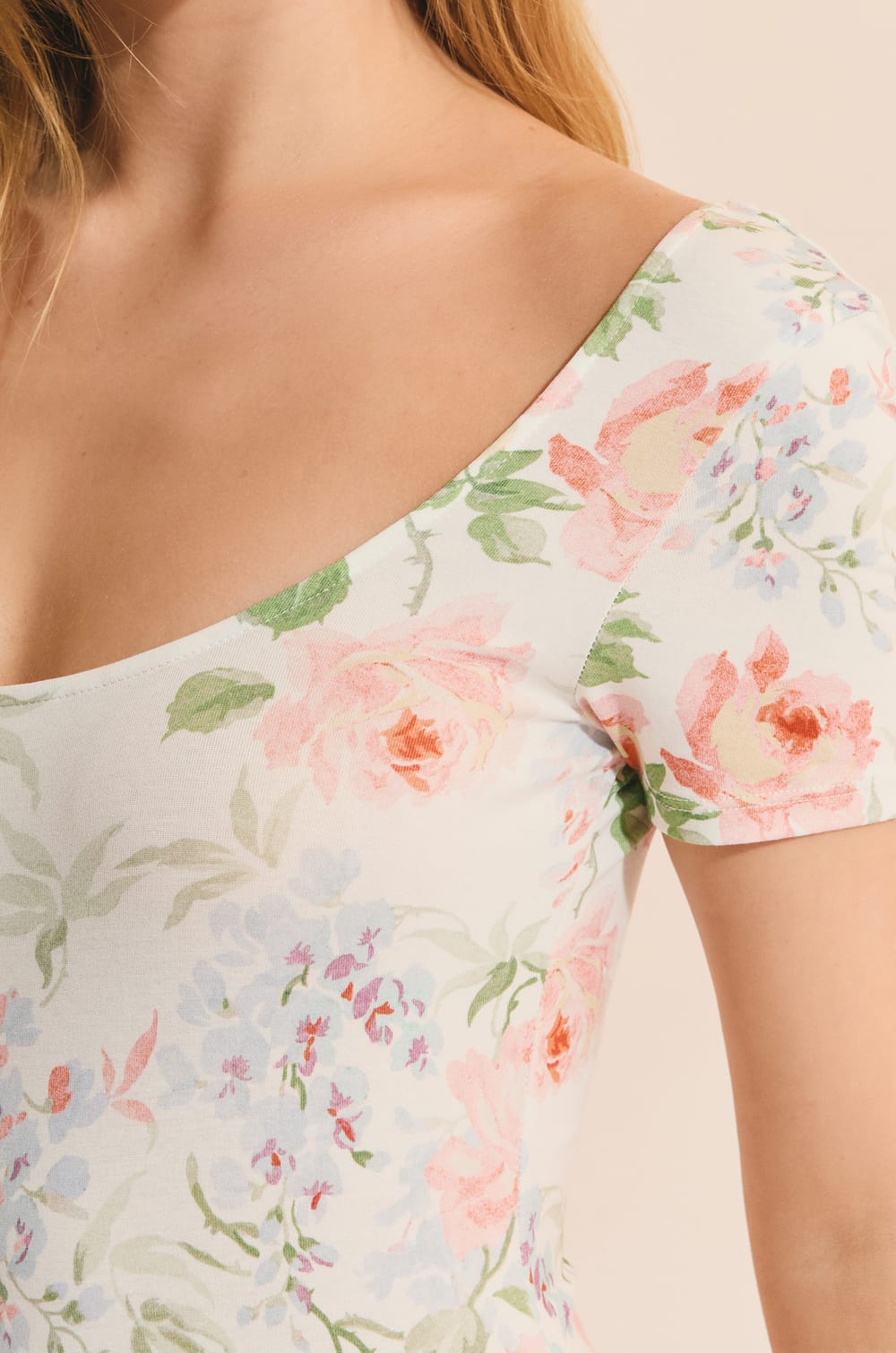 Body de pyjama &agrave; manches courtes &agrave; motif fleuri;${refinementColor}