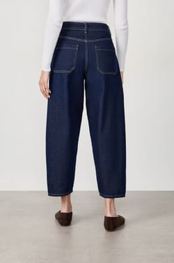 Carrot Cut Jeans;${refinementColor}
