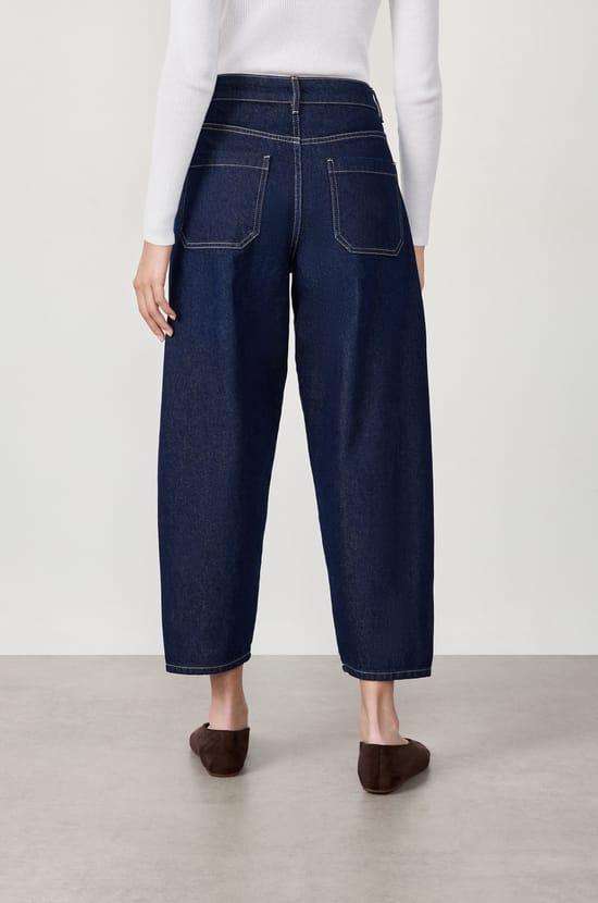 Carrot Cut Jeans;${refinementColor}