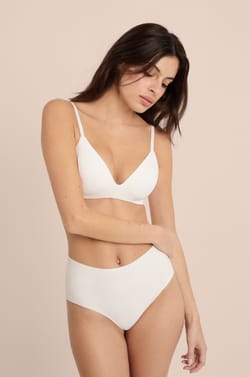 Wireless lightly lined microfibre bra;${refinementColor}