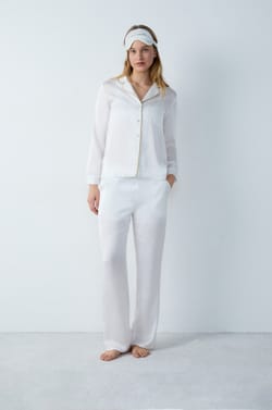 Gift Set Pyjamas and Satin Eye Mask;${refinementColor}