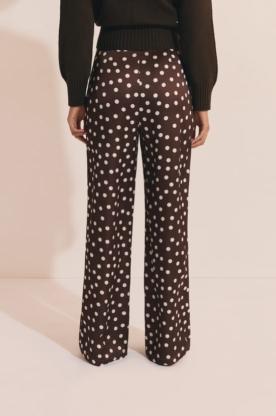 Pantalon droit satin&eacute; &agrave; pois;${refinementColor}