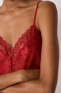 Caraco voile transparent à cœurs détails dentelle;${refinementColor}