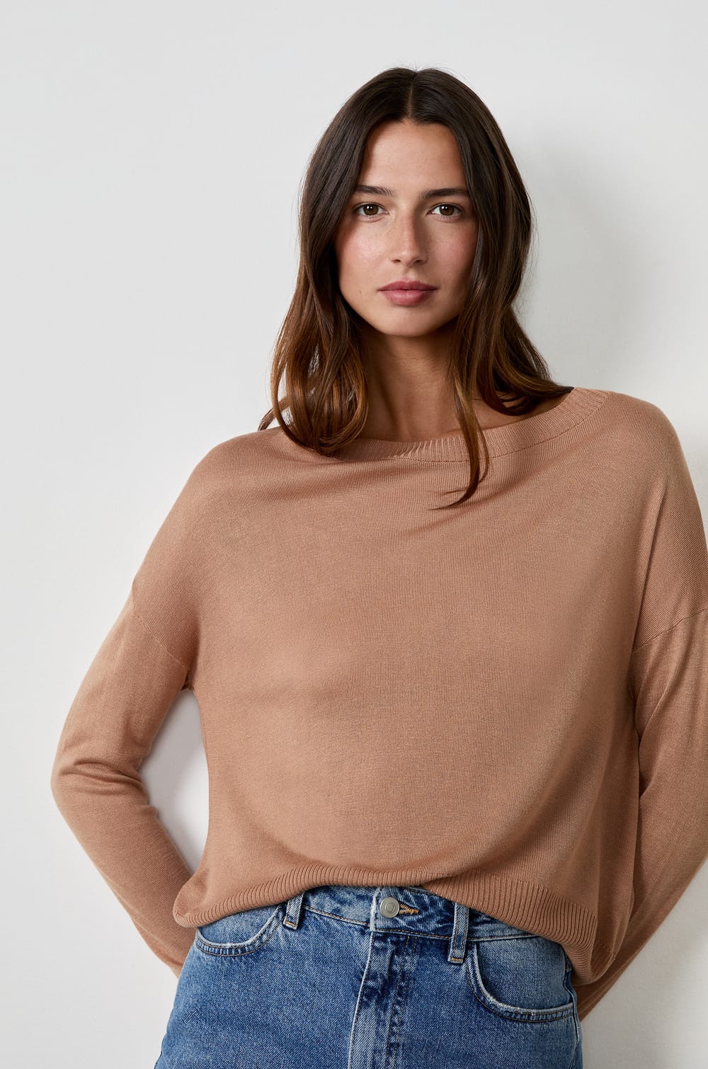 Long-sleeved round neck sweater;${refinementColor}