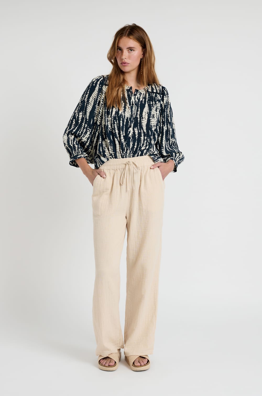Pantalon fluide en gaze de coton;${refinementColor}