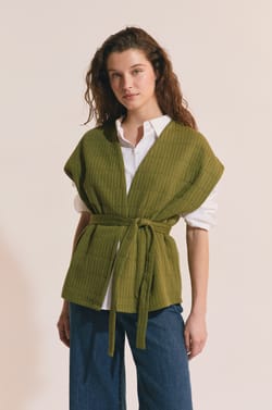 Gilet sans manches ceintur&eacute;;${refinementColor}