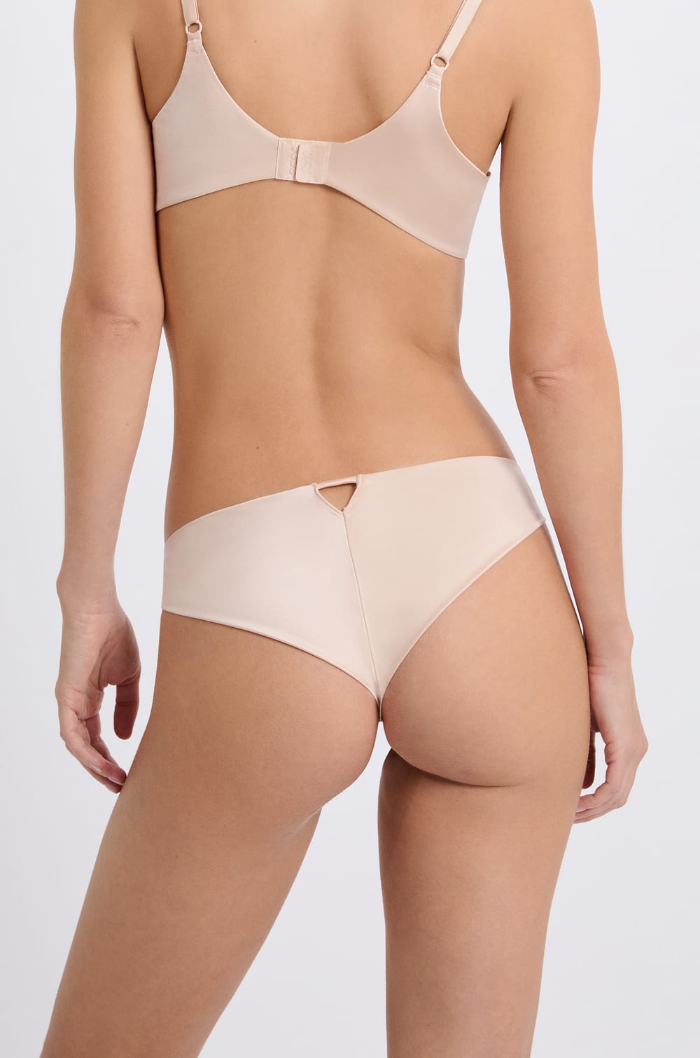 Tanga de microfibra satinada;${refinementColor}