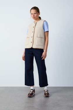 Sleeveless Bouclé Effect Jacket;${refinementColor}