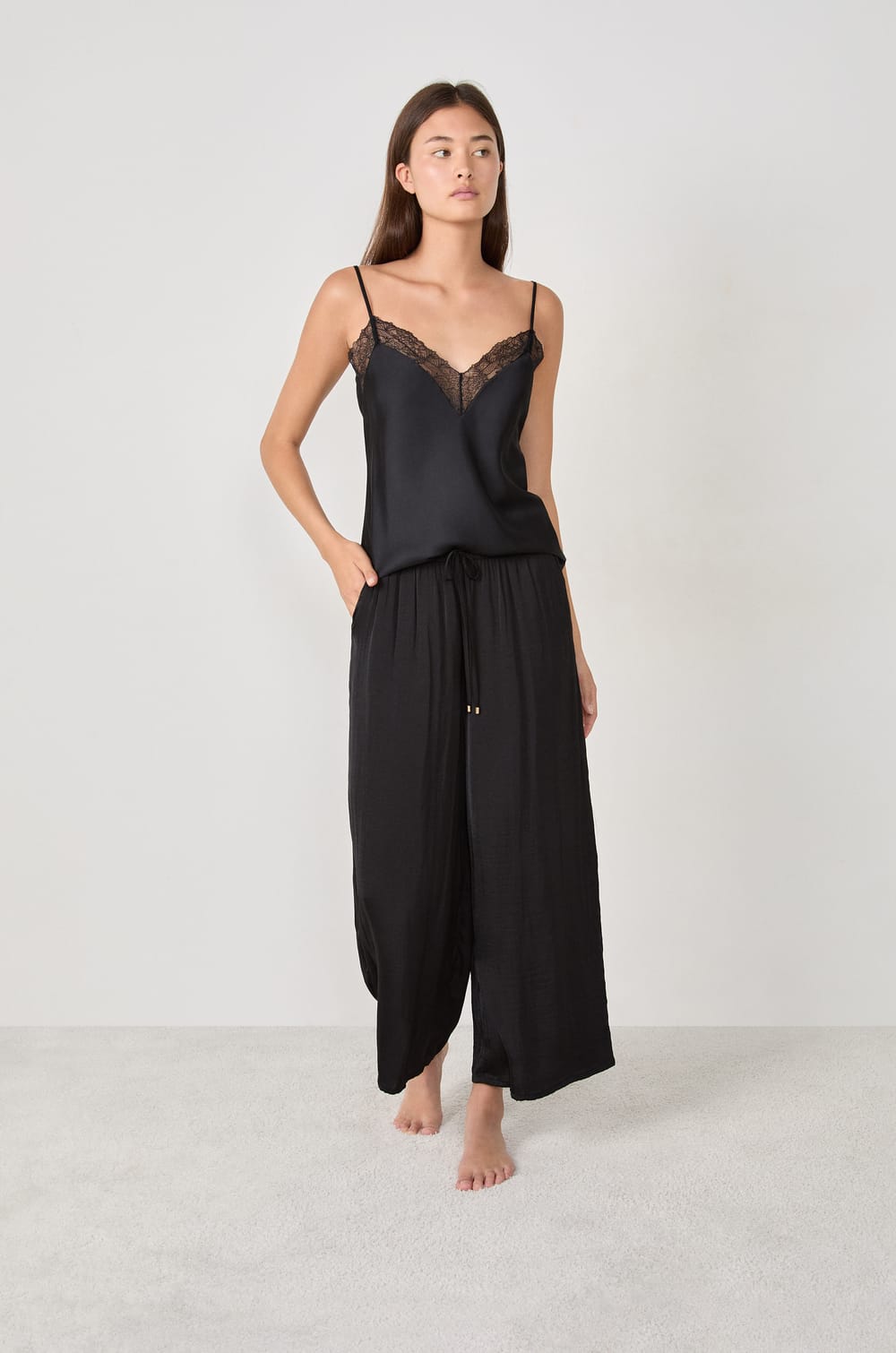 Pantalon satin&eacute; 7/8;${refinementColor}