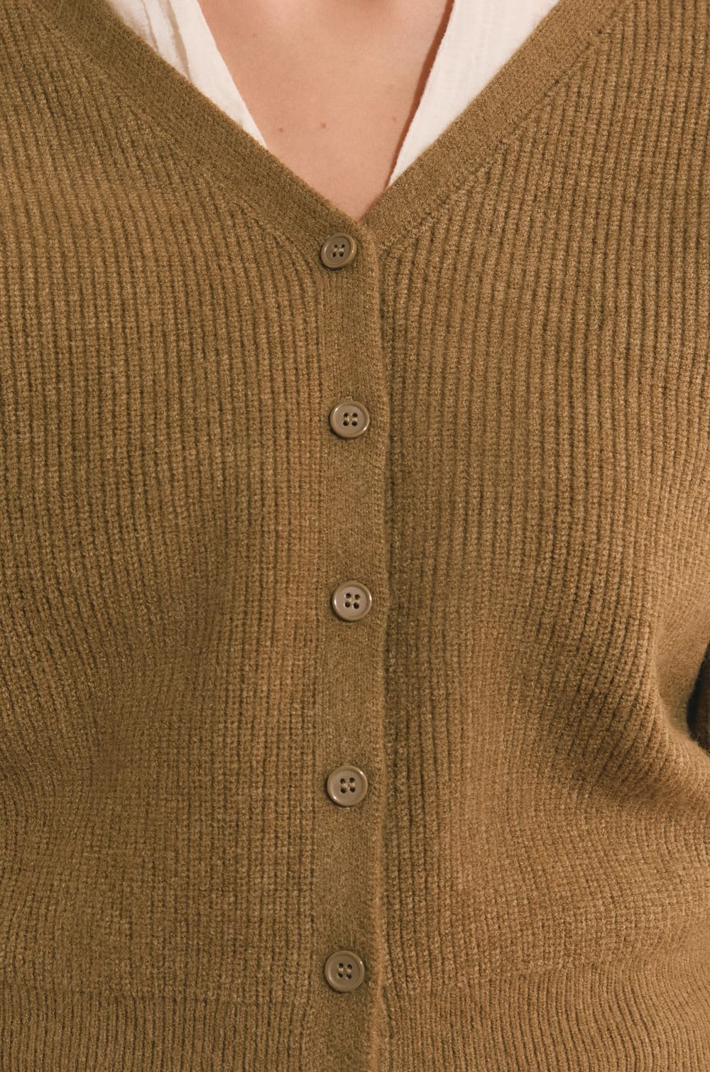 Cardigan col V;${refinementColor}