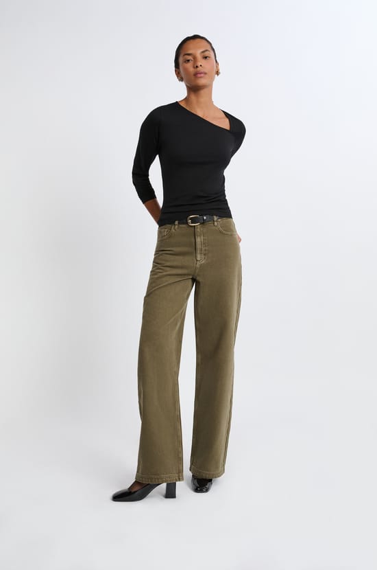 T-shirt manches longues col asymétrique en coton;${refinementColor}