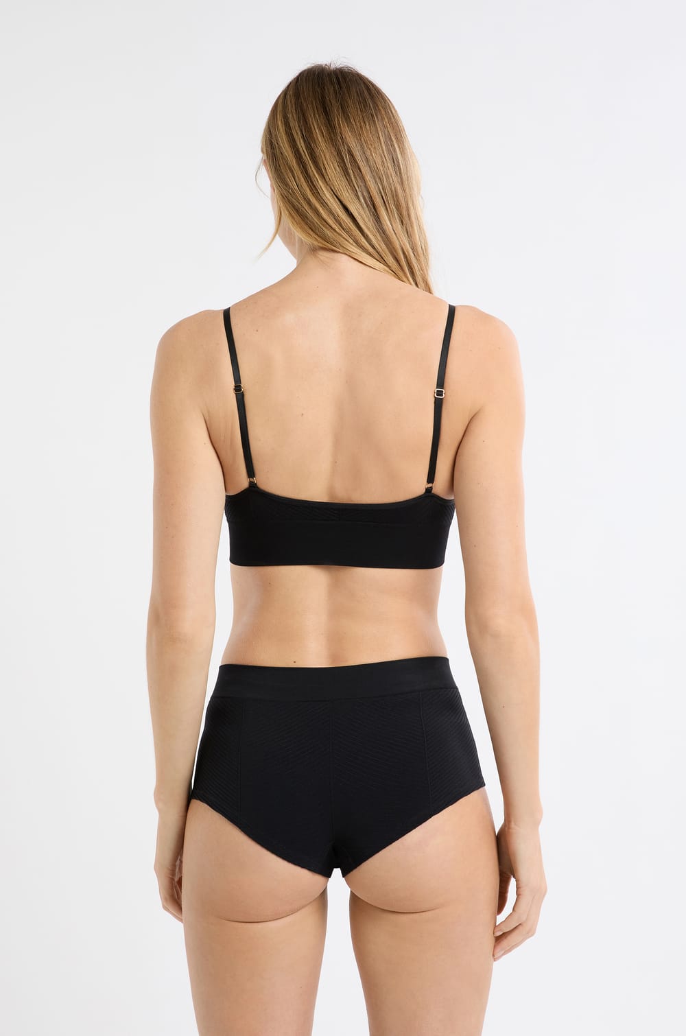 Wireless Bralette;${refinementColor}