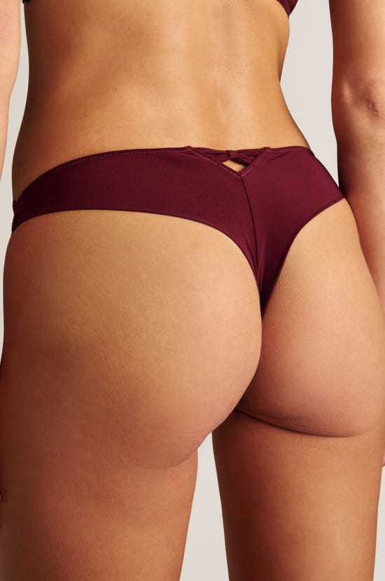 Tanga en broderie;${refinementColor}