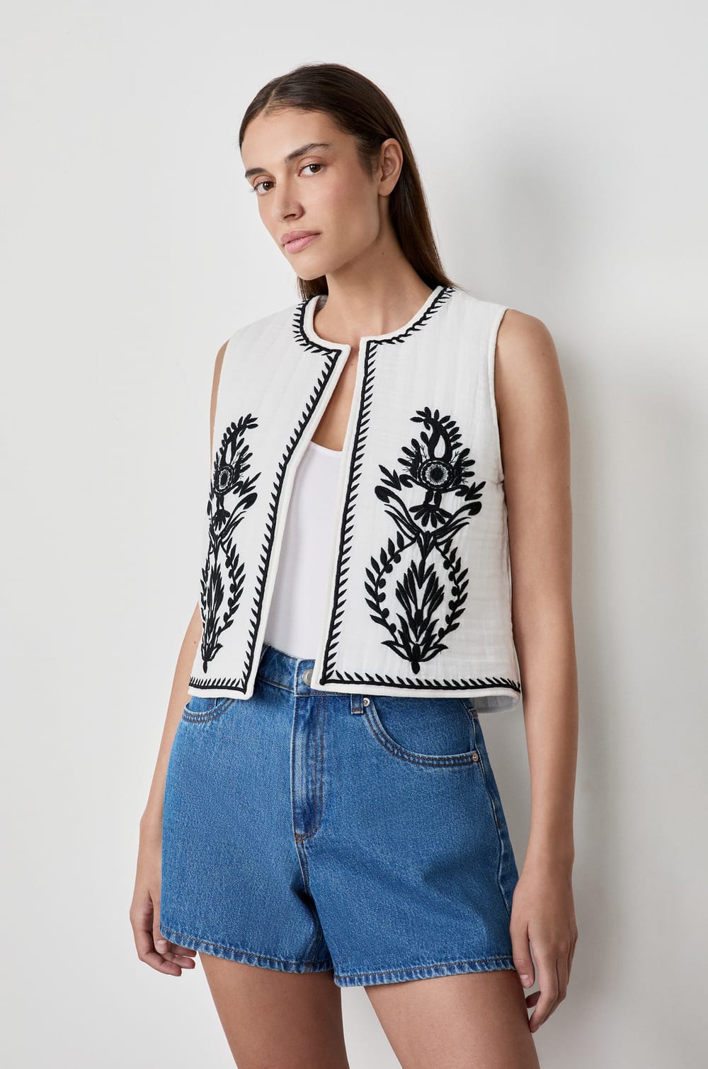 Embroidered Sleeveless Vest;${refinementColor}