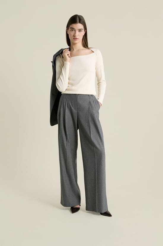 T-shirt manches longues encolure carr&eacute;e;${refinementColor}