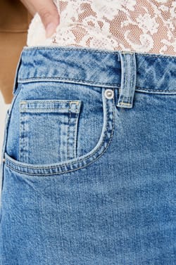 Wide Cut Jeans;${refinementColor}