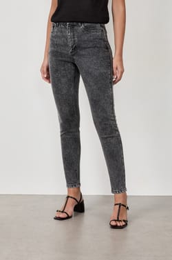 Jean skinny;${refinementColor}