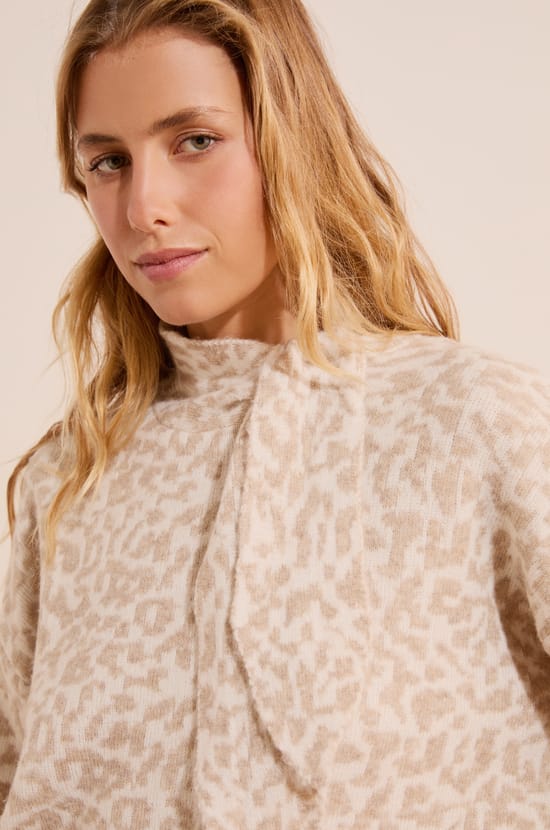 Pull &agrave; motif l&eacute;opard avec lien &agrave; nouer;${refinementColor}