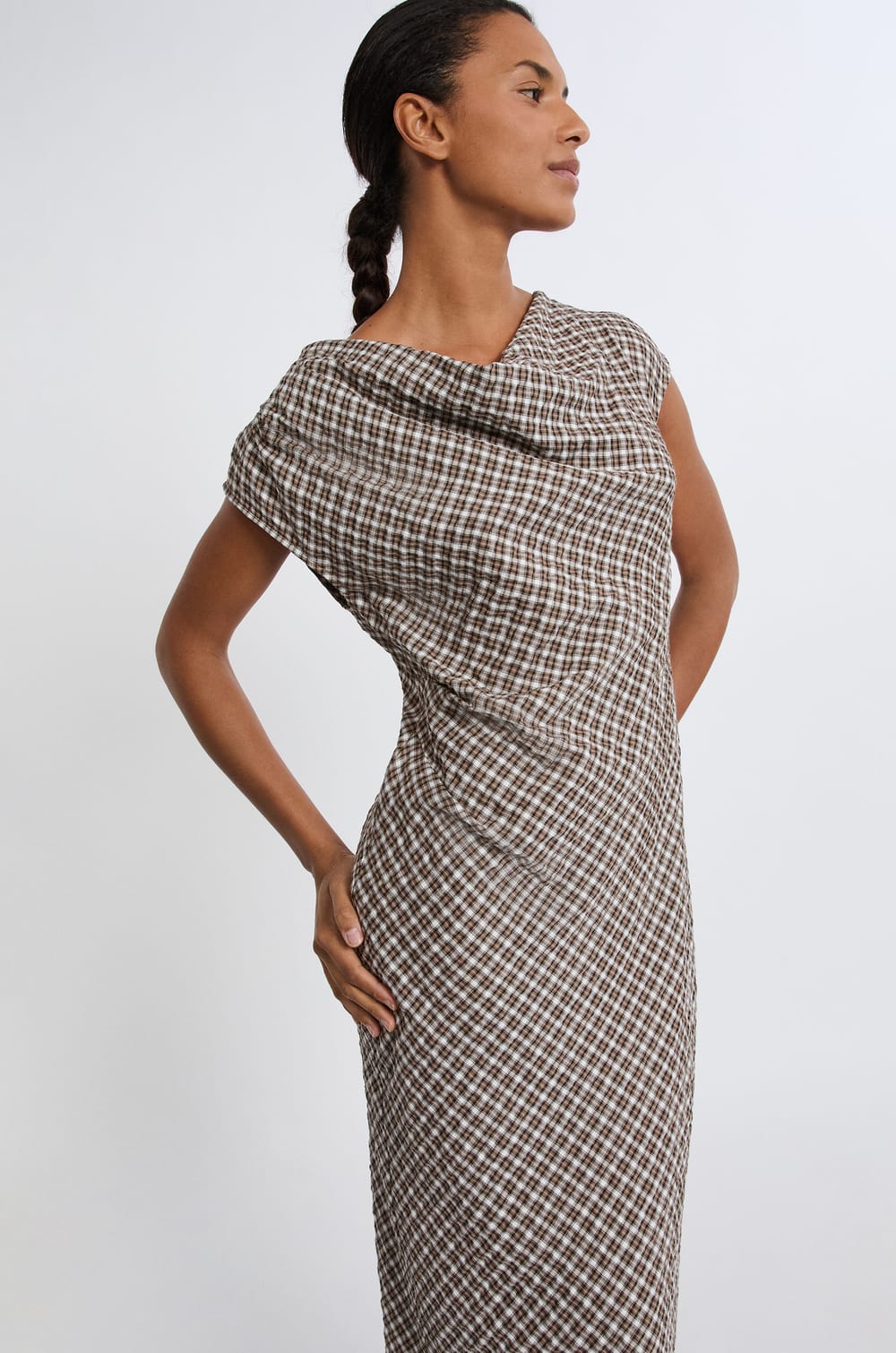 Robe longue &agrave; carreaux;${refinementColor}