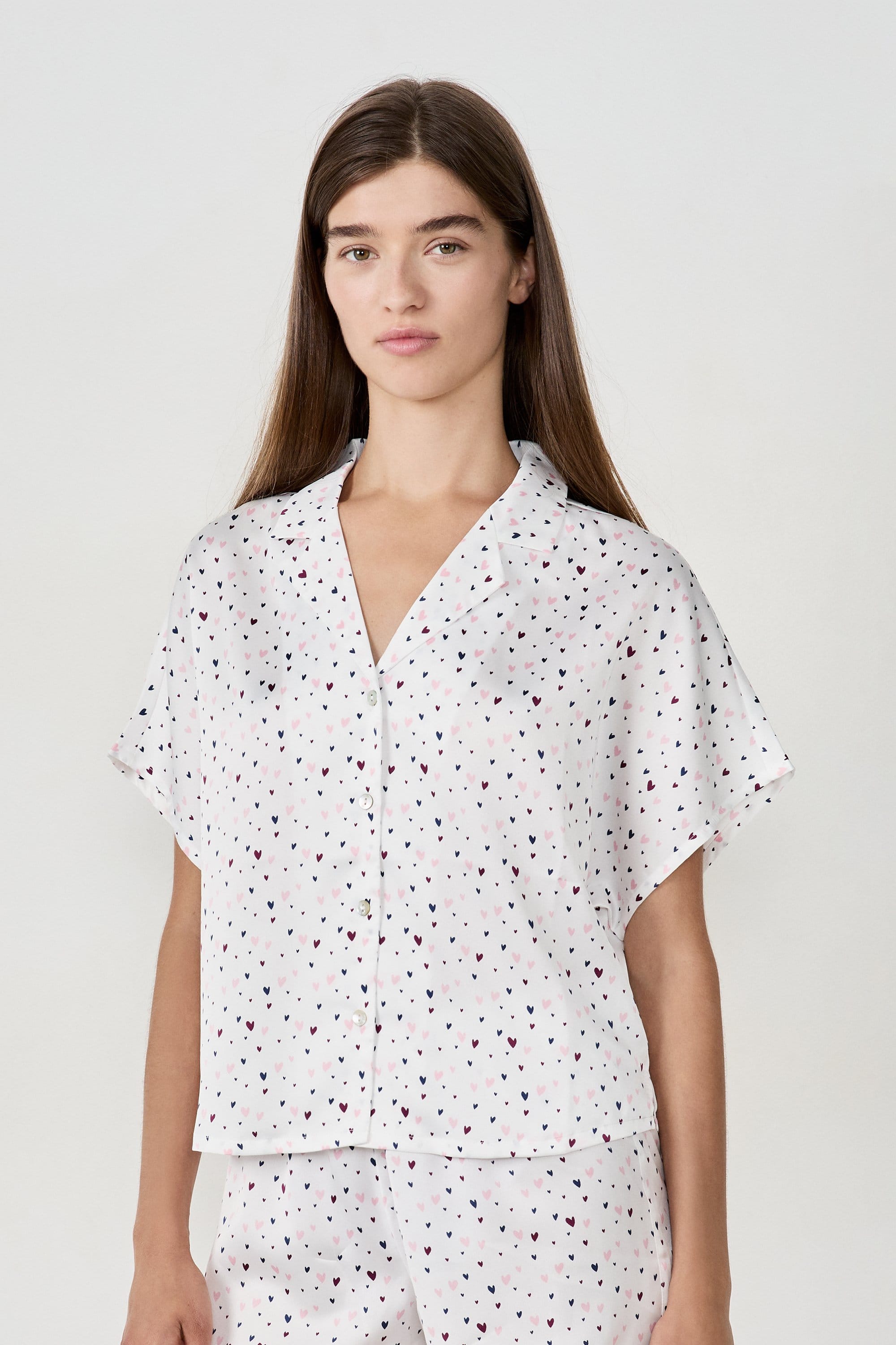 chemise de pyjama en satin imprimé cœurs